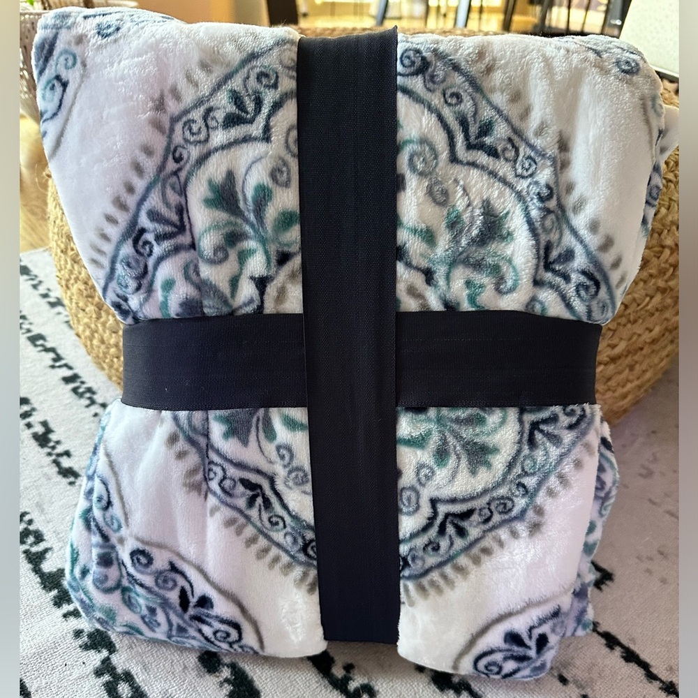 Throw blanket NEW